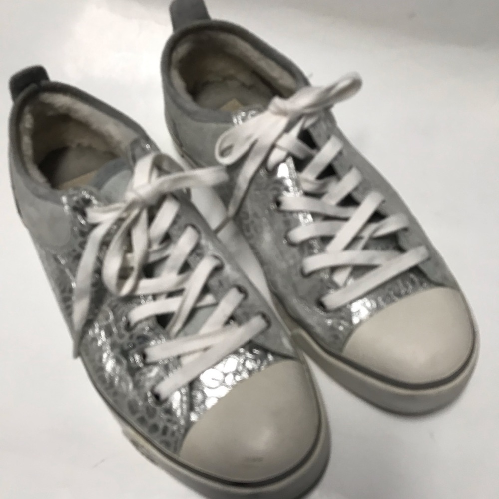 UGG Tennis size 7